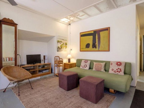 Eddies Place - Sydneys Hotel 6
