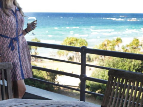 Mintee On Deadmans - Sydneys Hotel 2