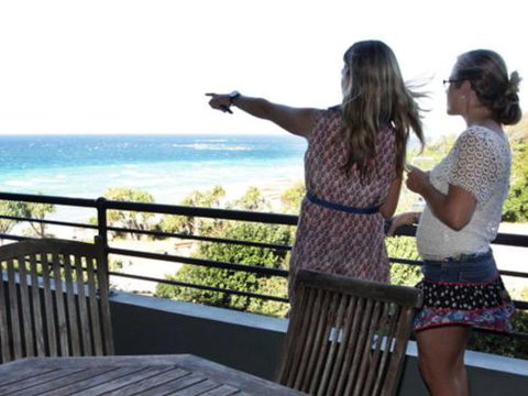 Mintee On Deadmans - Sydneys Hotel 1