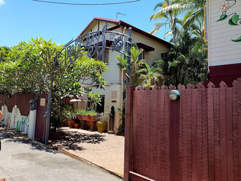 Bungalow QLD Sydneys Hotel