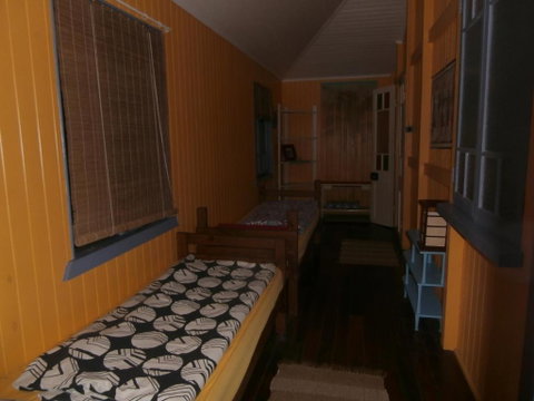 Mango Tourist Hostel - Sydneys Hotel 1