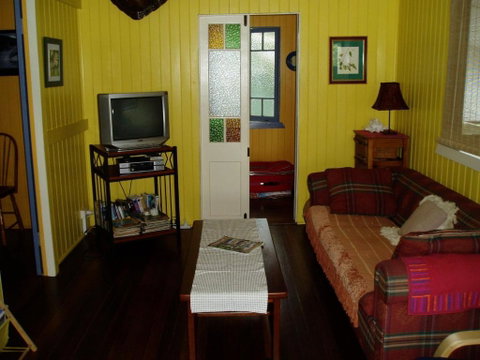 Mango Tourist Hostel - Sydneys Hotel 2