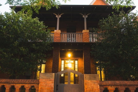 The Houston - Sydneys Hotel 5
