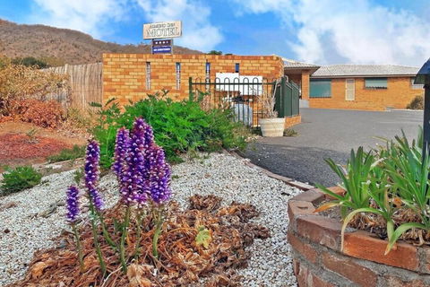 Almond Inn Motel - Sydneys Hotel 3
