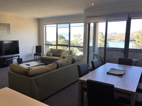 Jasper 4 - Sydneys Hotel 6