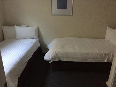 Jasper 4 - Sydneys Hotel 3