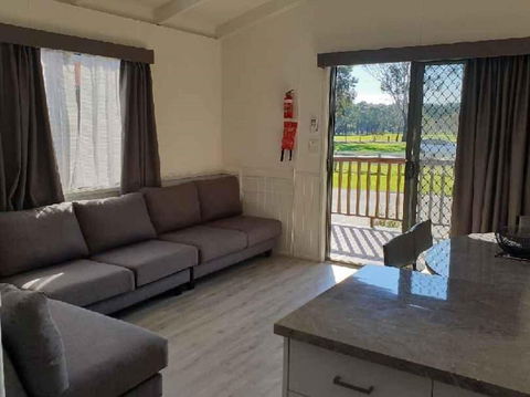 Riverglen Holiday Park - Sydneys Hotel 5