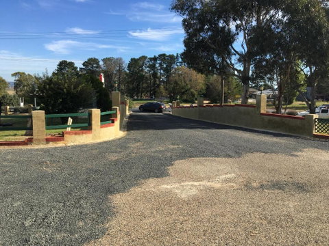 Alpine Country Motel - Sydneys Hotel 1