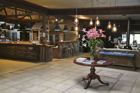 One Paddock Currency Creek Winery Villas - Sydneys Hotel 0