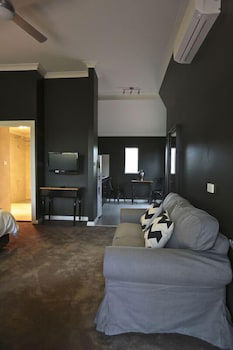 One Paddock Currency Creek Winery Villas - Sydneys Hotel 5