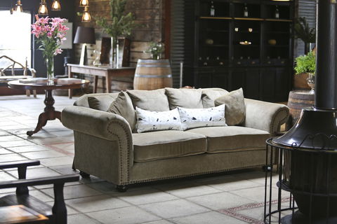 One Paddock Currency Creek Winery Villas - Sydneys Hotel 2