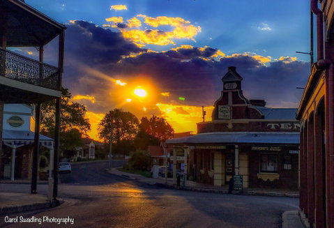 Ten Dollar Town Motel - Sydneys Hotel 3