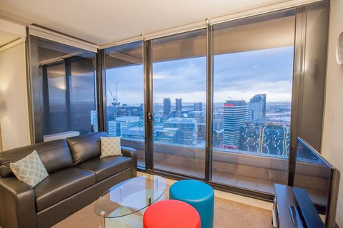 Melbourne SkyHigh Apartments - Sydneys Hotel 6