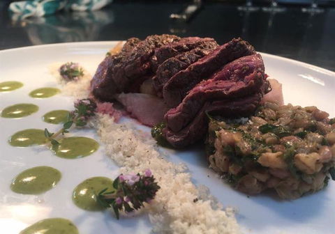 Au Pear - Sydneys Hotel 6