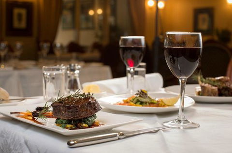 Oliver's Restaurant - Sydneys Hotel 0
