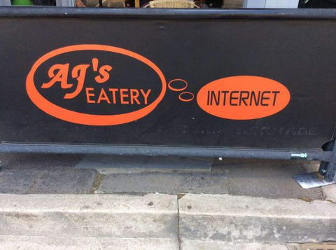 AJ's Eatery - Sydneys Hotel 0