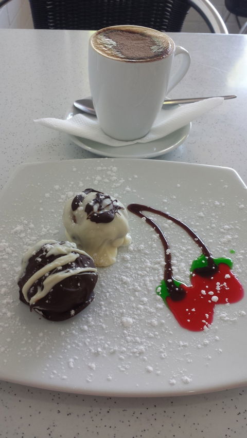 Cafe Amphora - Sydneys Hotel 34