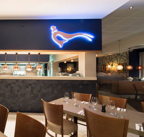 Cafe Amphora - Sydneys Hotel 17