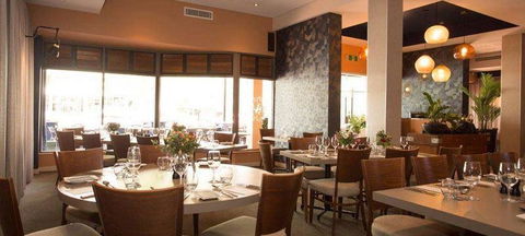 Cafe Amphora - Sydneys Hotel 2