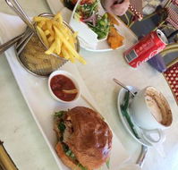 Supreme Bar and Restaurant - Sydneys Hotel