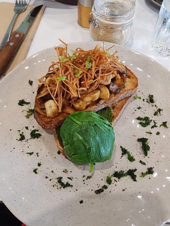 Rayâ€™s Place - Sydneys Hotel 0