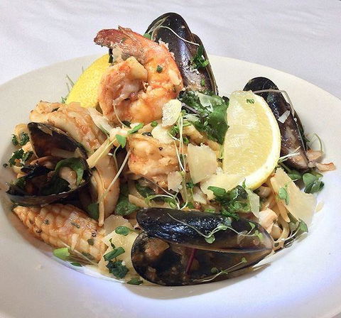 Domani's Cafe Restaurant & Bar - Sydneys Hotel 8