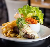 Dan N Tiffany's - Sydneys Hotel