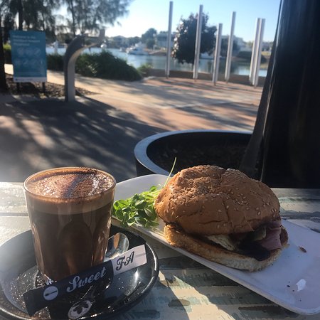 Berrinba QLD Sydneys Hotel