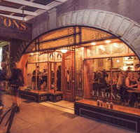Eltons Eating  Drinking - Sydneys Hotel