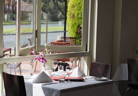 Annie's Provedore - Sydneys Hotel 6