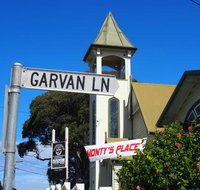 Montys Place - Sydneys Hotel