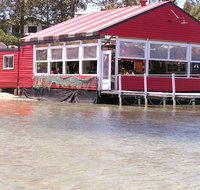 Quarterdeck - Sydneys Hotel