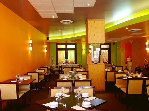 Asian Cafe - Sydneys Hotel 0