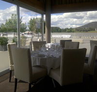 Water's Edge - Sydneys Hotel