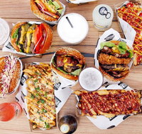 Between 2 Buns - Altona - Sydneys Hotel