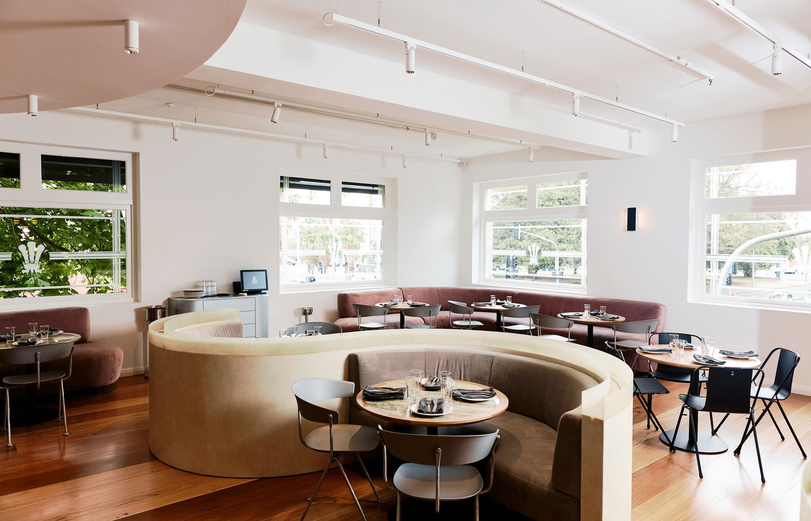 St Kilda VIC Sydneys Hotel