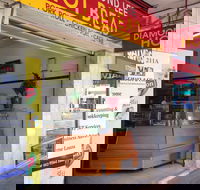 Diamond Lee Hot Bread