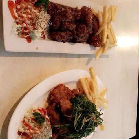DoDream Chicken - Sydneys Hotel 0
