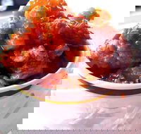 Mad fo' Chicks - Sydneys Hotel