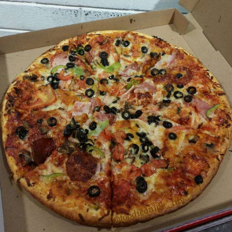 Basso Pizza - Sydneys Hotel 0