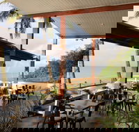 Enzo's On The Beach - Sydneys Hotel