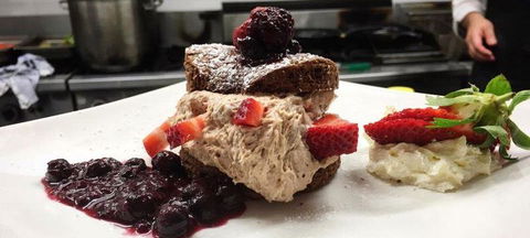 Luscious Organic Cafe & Shop - Sydneys Hotel 4