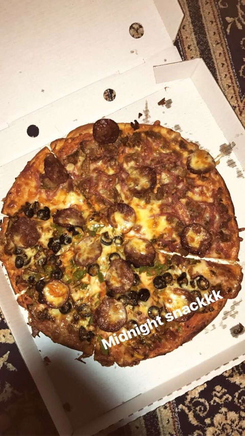 All Night Pizza Cafe - Sydneys Hotel 0