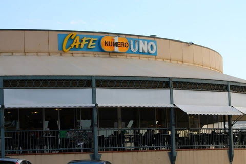 Cafe Numero Uno - Sydneys Hotel 0