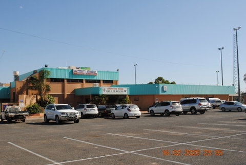 Lightning Ridge District Bowling Club Ltd - Sydneys Hotel 0