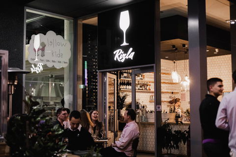 Rizla Pty Ltd - Sydneys Hotel 0