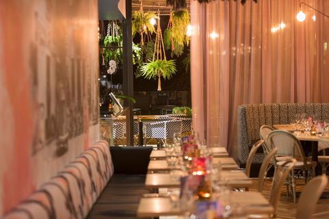 Agostinis - Sydneys Hotel 1