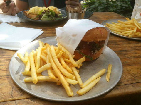 Quarry St Cafe - Sydneys Hotel 0