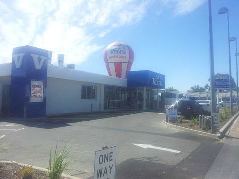 Cafe De Vili's - Blair Athol - Sydneys Hotel 0