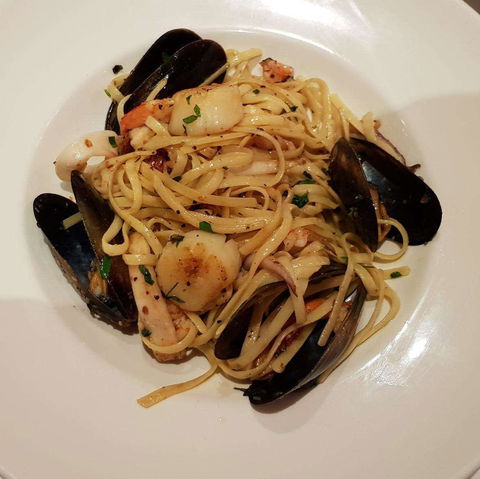 RST Seafood Restaurant - Sydneys Hotel 0